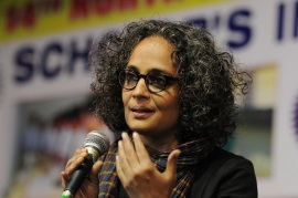 Arundhati Roy spricht über eine Rape Culture in Indien